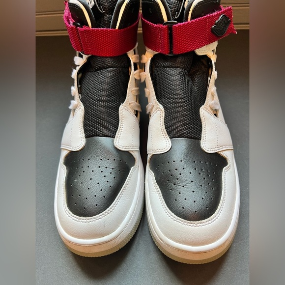 Nike Women's Black and White High-Top Sneakers - Picture 11 of 11